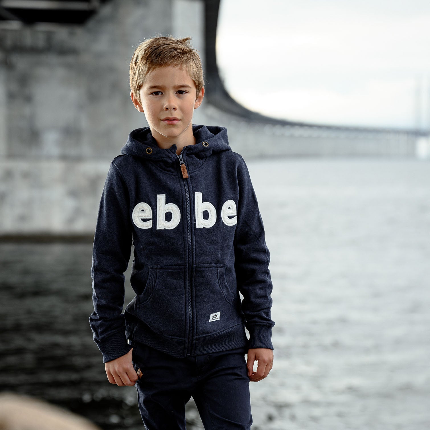 Holger hoodie i Midnight Blue – hoodie för barn